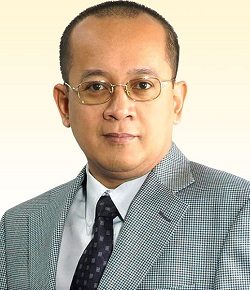 Foto Dr. Abdul Rais Bin Sanusi, dokter bedah jantung di Institut Jantung Negara (IJN)