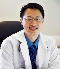 Foto Dr. Chin Kuen Loong, dokter internis di Loh Guan Lye
