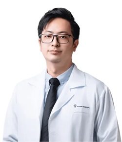 Foto Dr. Danny Ong Yu Chen, dokter internis di Island Hospital