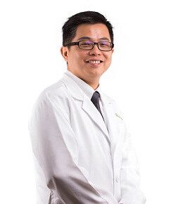Foto Dr. Darren Khoo Teng Lye, dokter bedah plastik di Island Hospital