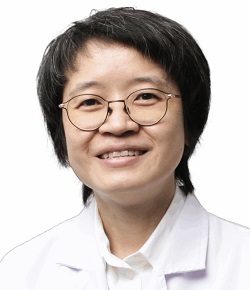 Foto Dr. Hng Mooi Khin, dokter internis di Penang Adventist Hospital