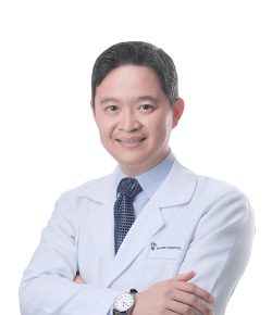 Foto Dr. Lee Tjen Jhung, dokter jantung di Island Hospital