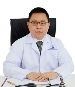 Foto Dr. Loh Kok Beng, dokter radiologi di Loh Guan Lye