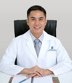 Foto Dr. Ng Ying Zhuang, dokter internis di Loh Guan Lye