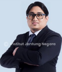 Foto Dr. Omar izmir ahmad, dokter bedah jantung di Institut Jantung Negara (IJN)