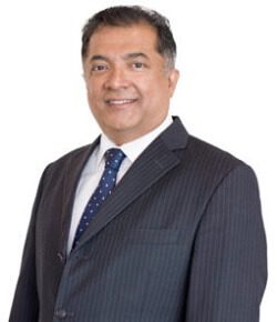 Foto Dr. Peter J. Jesudason, dokter jantung di Beacon Hospital